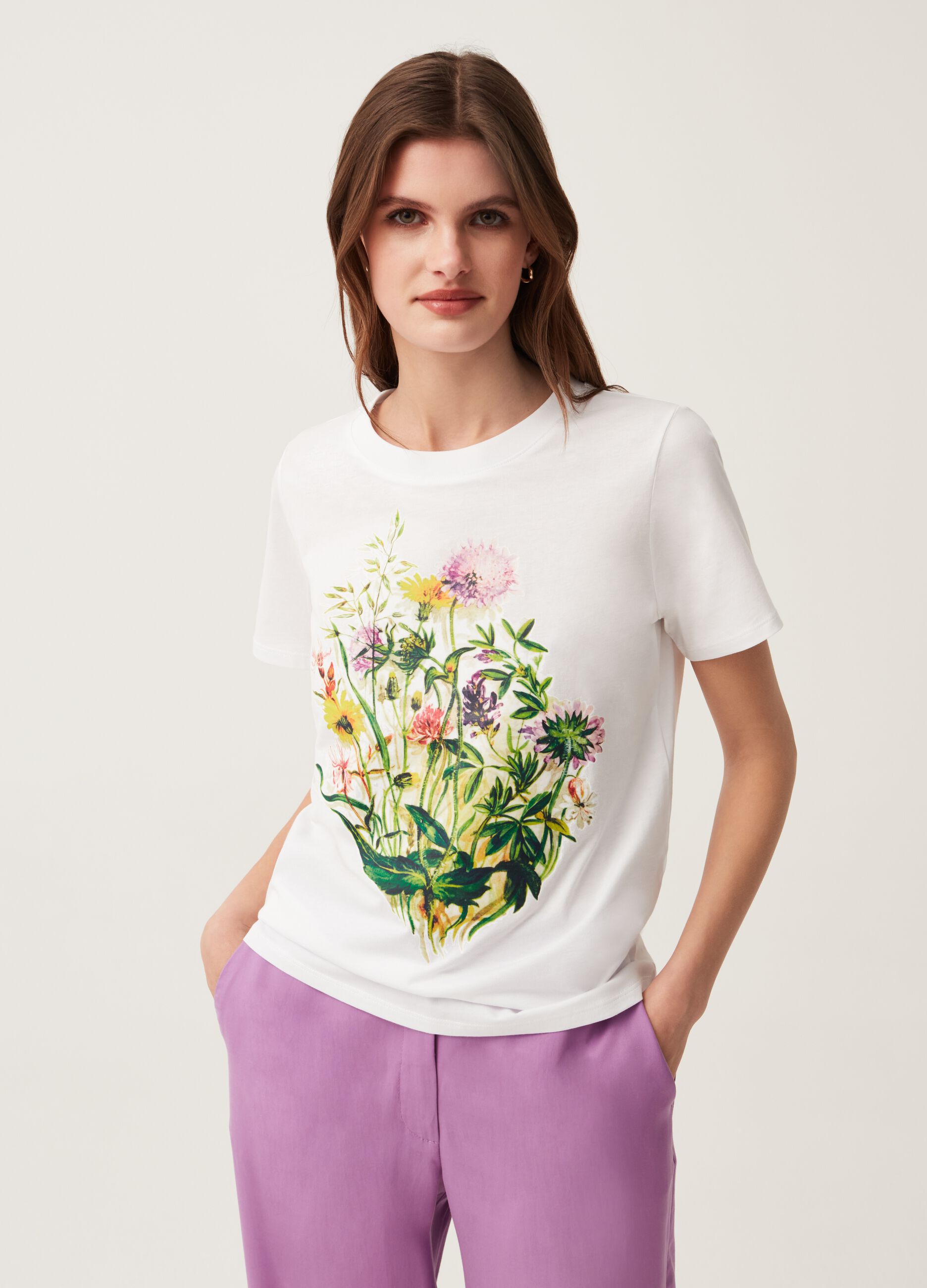 Camiseta de algodón con estampado flores