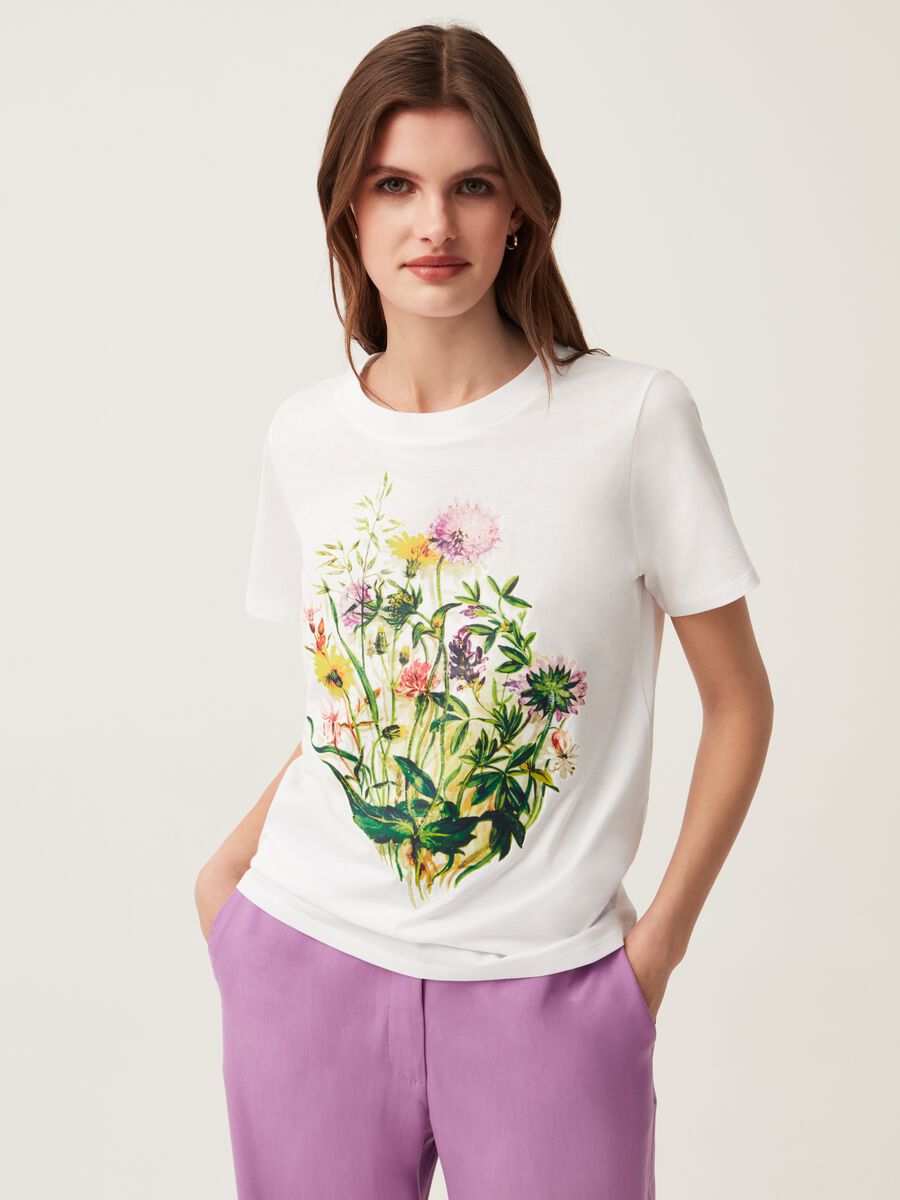 T-shirt in cotone con stampa fiori_0