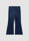 Jeans blu flare in cotone e viscosa elasticizzata per bambina_1