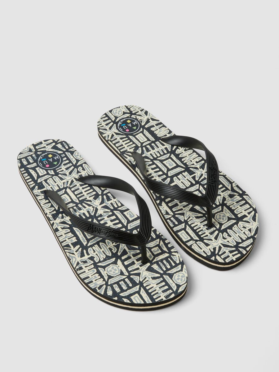 Multicolour Flip-Flops with Geometric Pattern_1