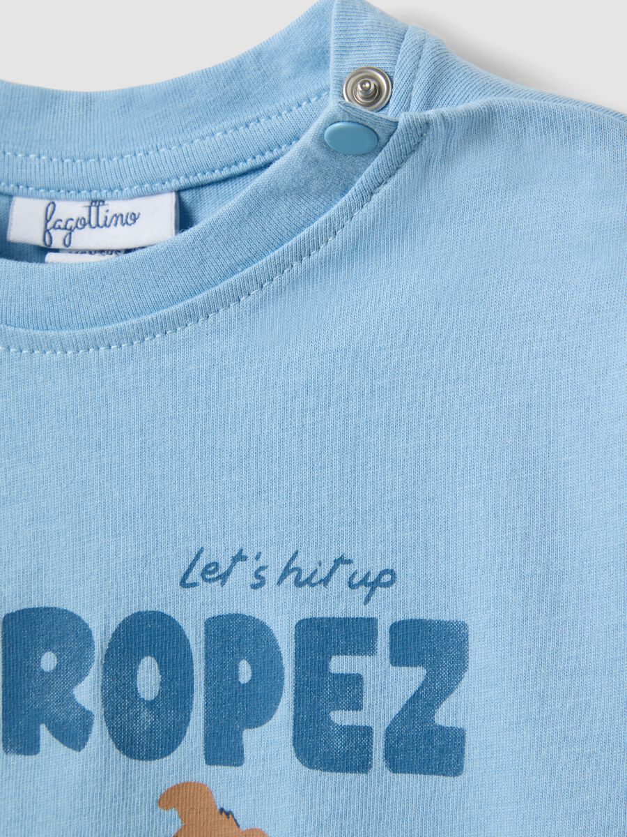 Hellblaues Jungen-T-Shirt aus reiner Baumwolle im Regular Fit mit Print_2