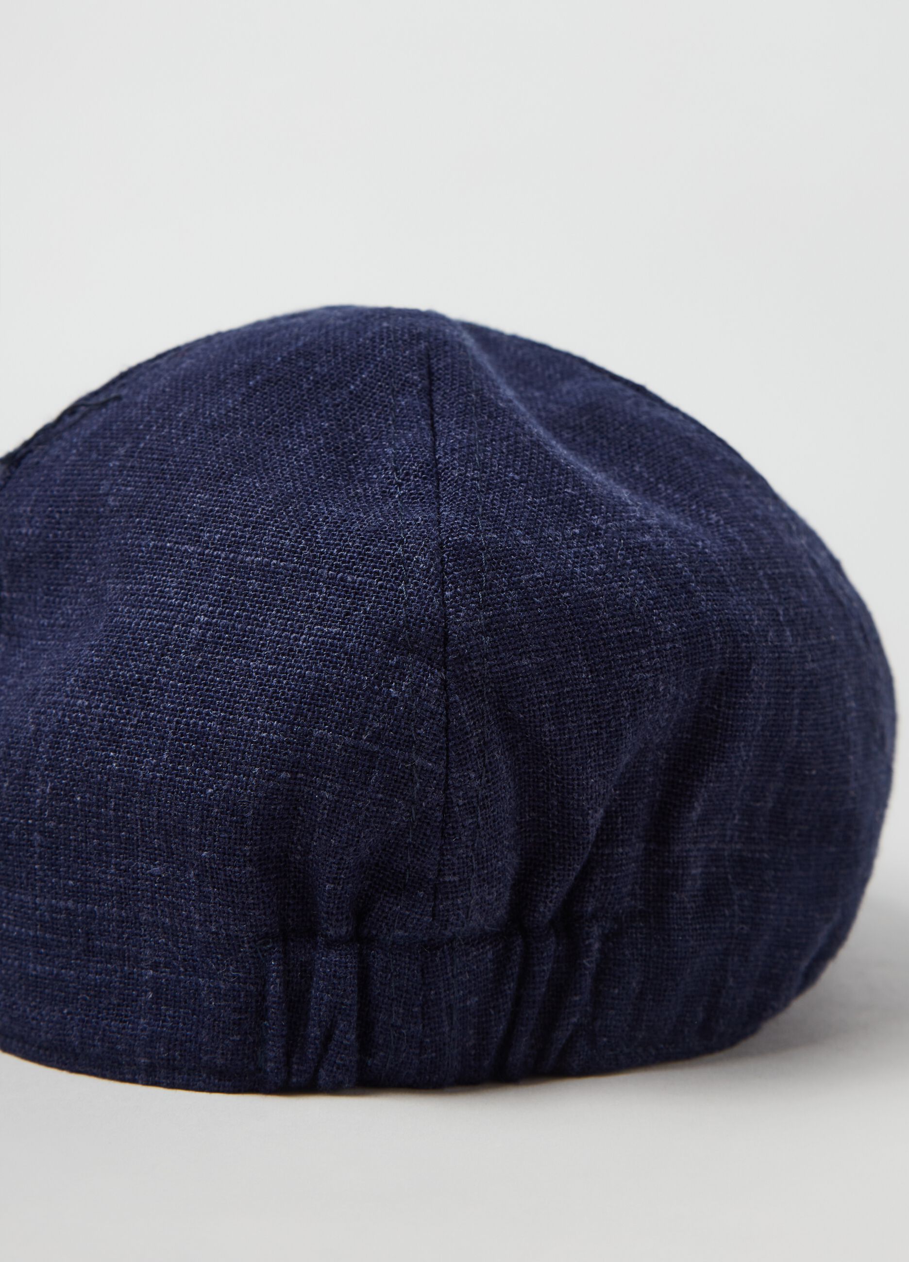 Flat cap in viscose and cotton
