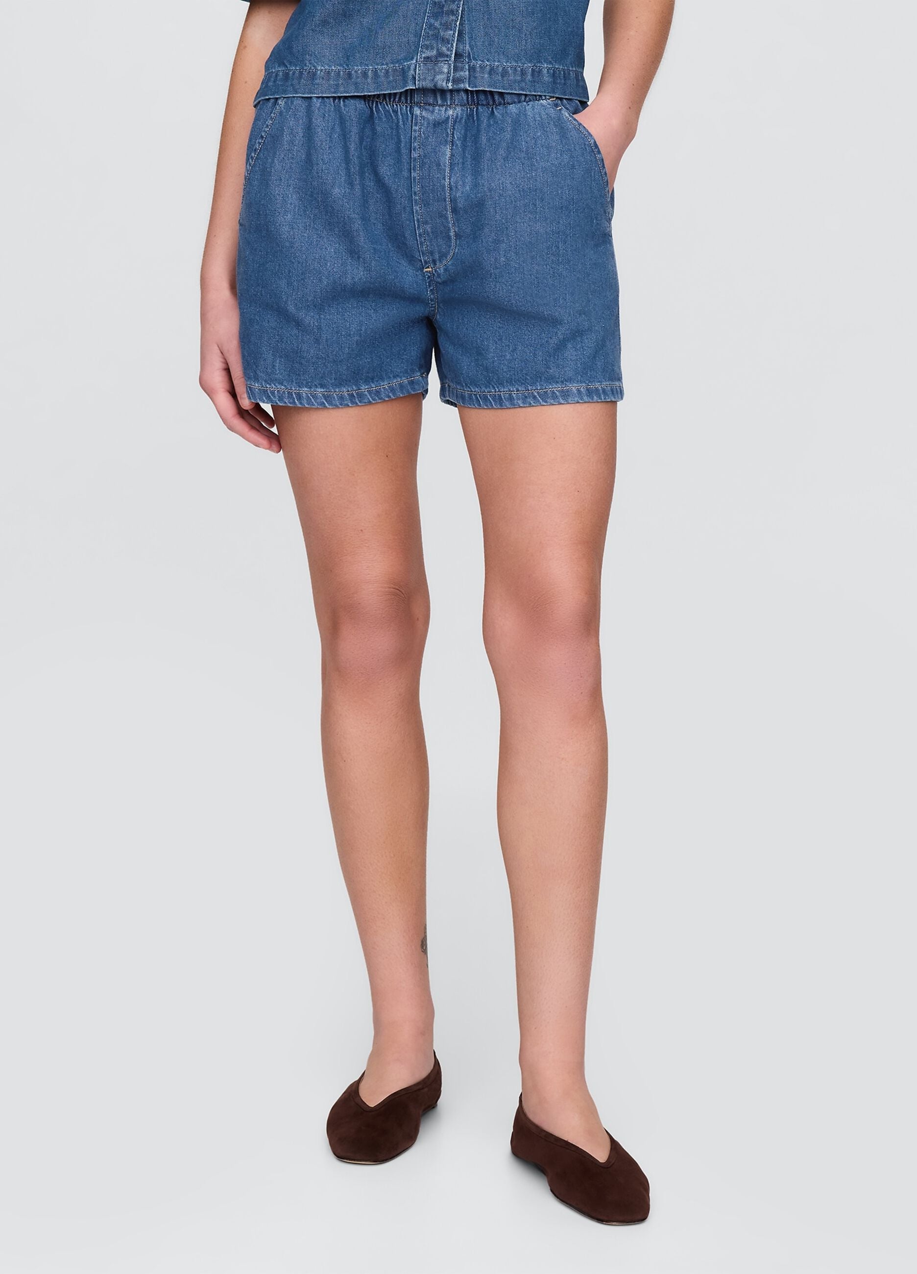 Denim shorts with elastic waistband