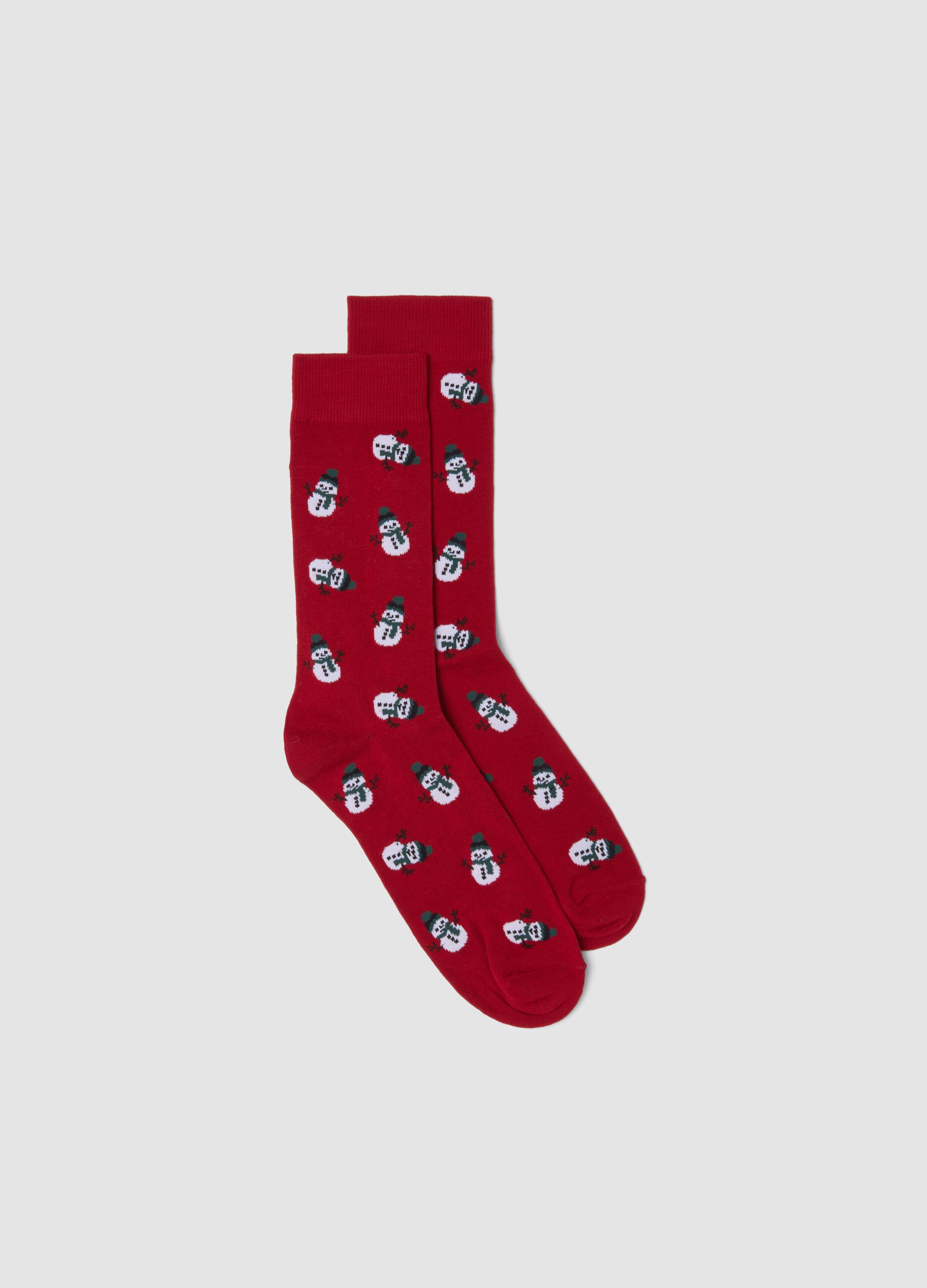 Red mid-calf stretch cotton socks with Christmas print