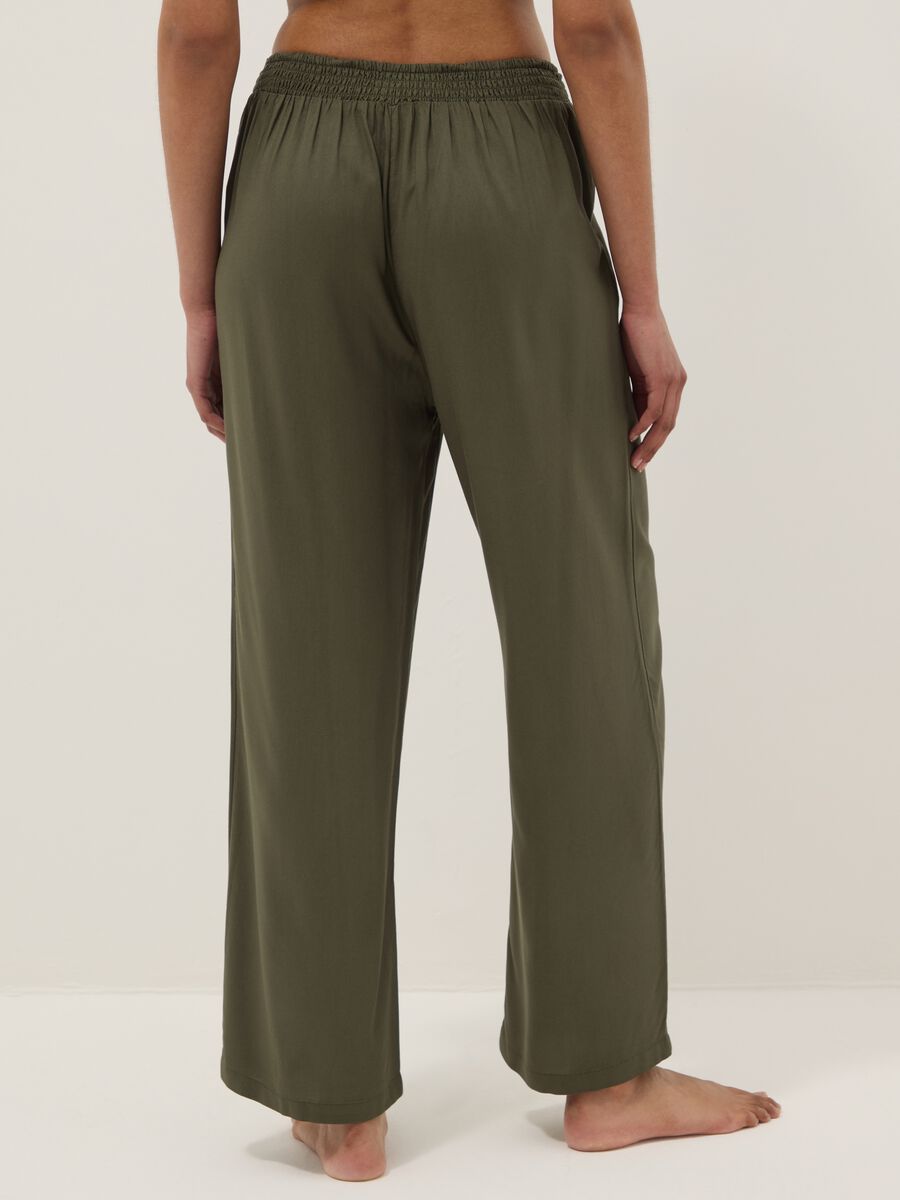 Gr&uuml;ne lange Hose aus reiner Viskose_2