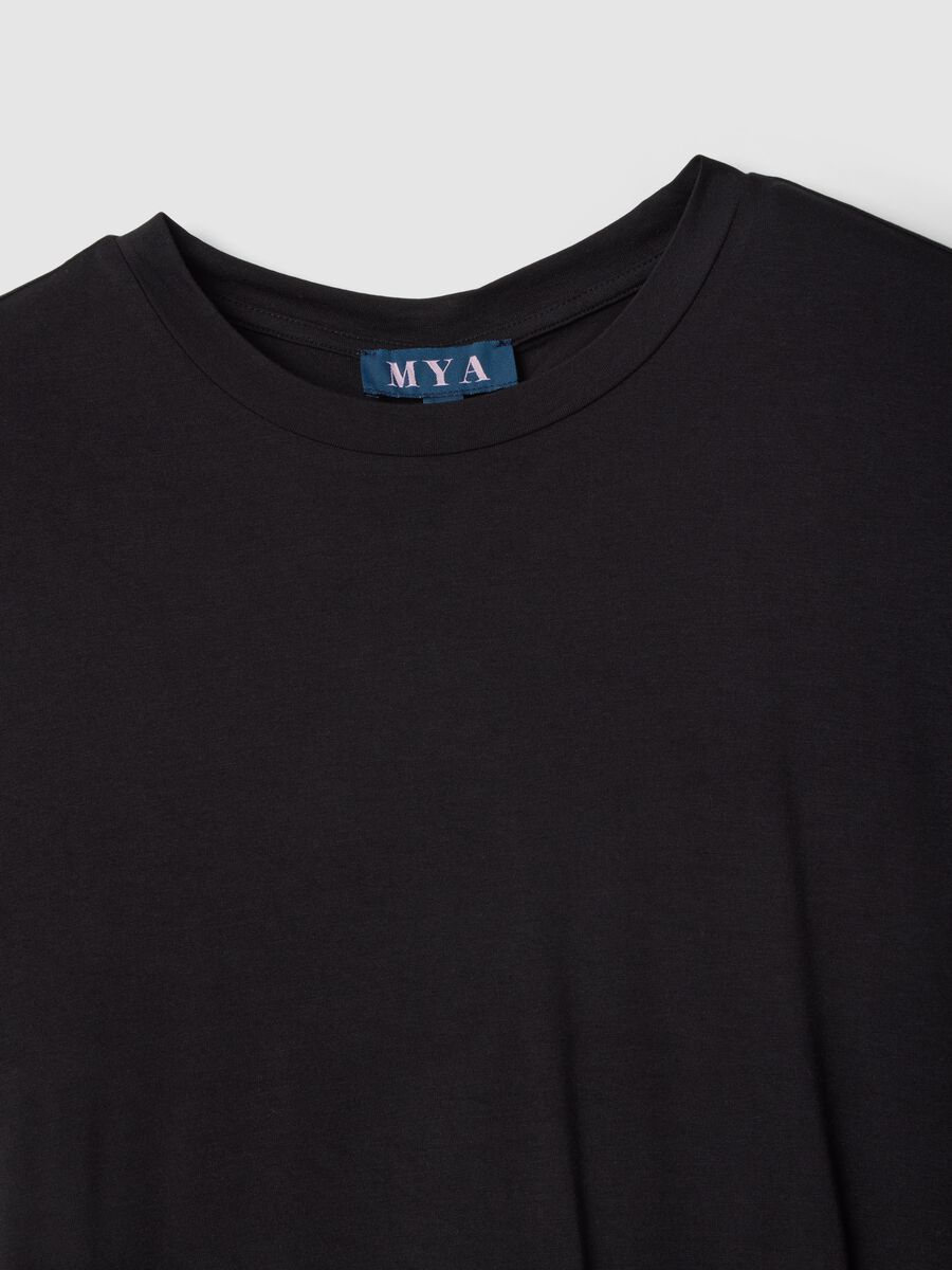 Schwarzes Regular Fit T-Shirt aus Stretch-Viskose mit Kordelverschluss_5