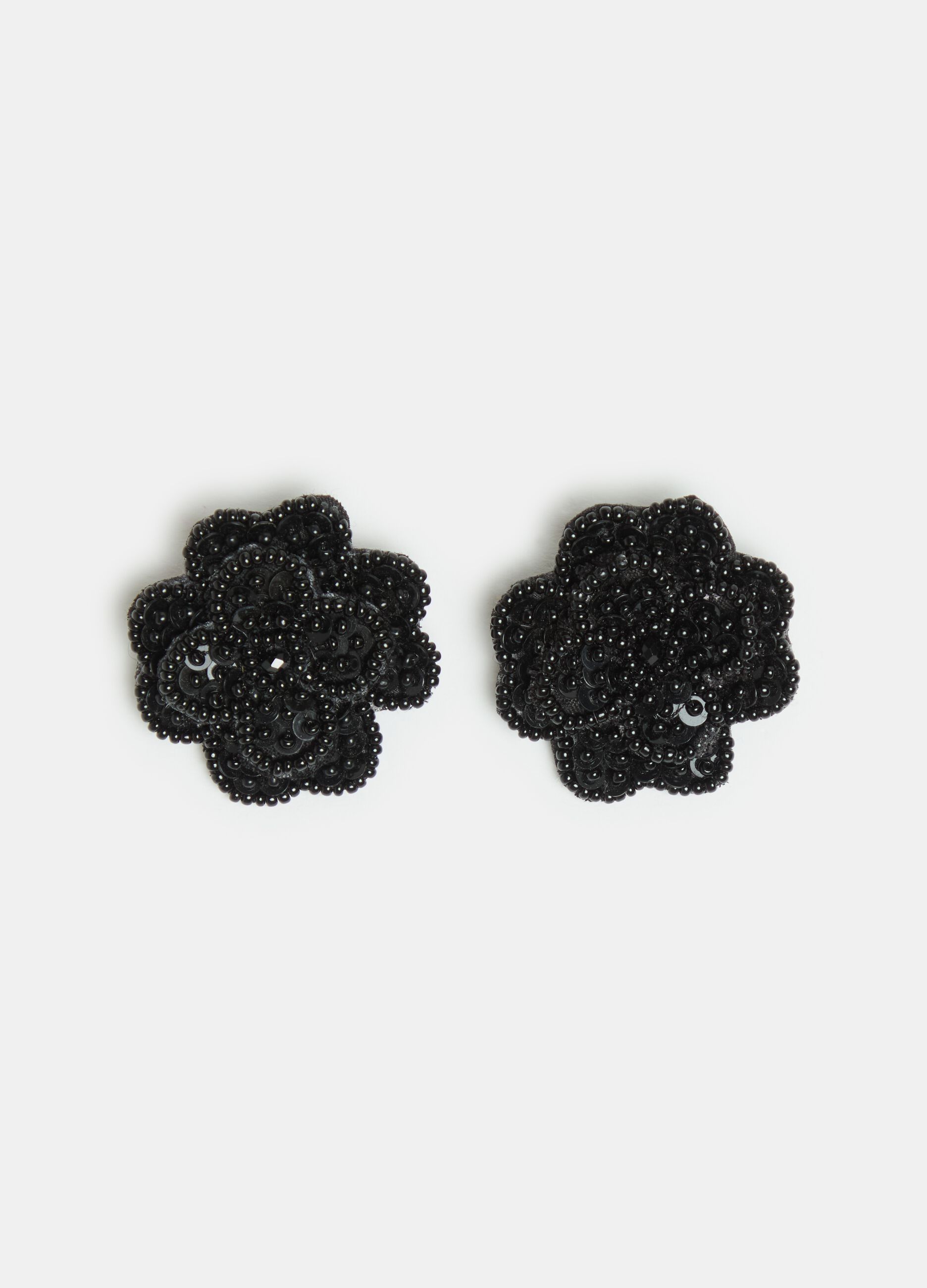 Flower earrings with beads