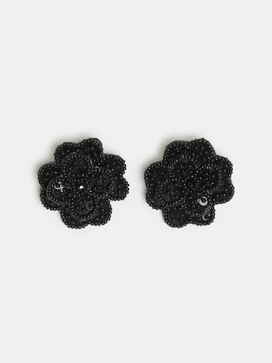 Flower earrings with beads_0