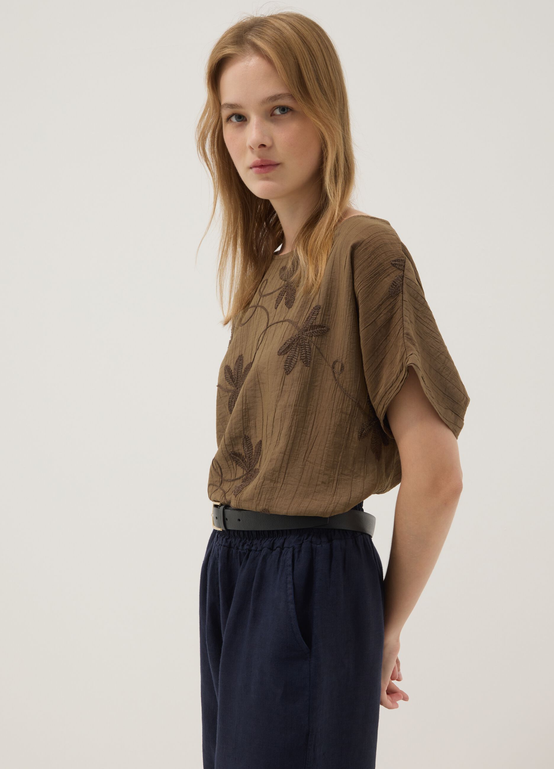 Brown viscose-blend blouse with floral embroidery
