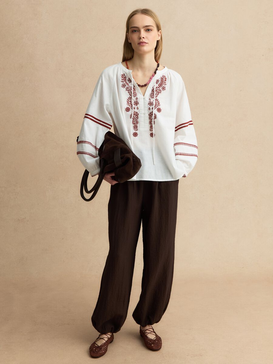 Braune Jogginghose aus Viskose mit entspannter Passform_0