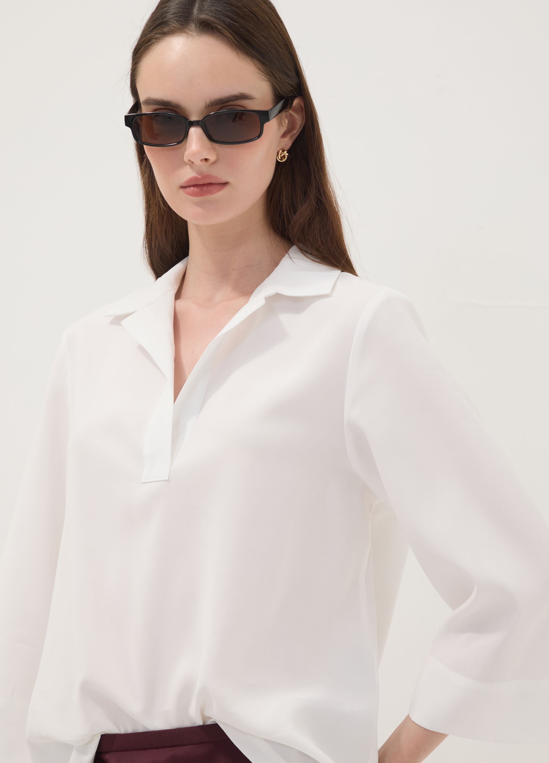 White viscose-blend shirt with classic collar