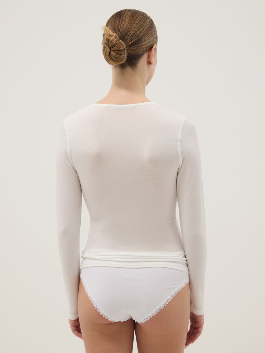 White long sleeve regular fit jumper with lace trims_2