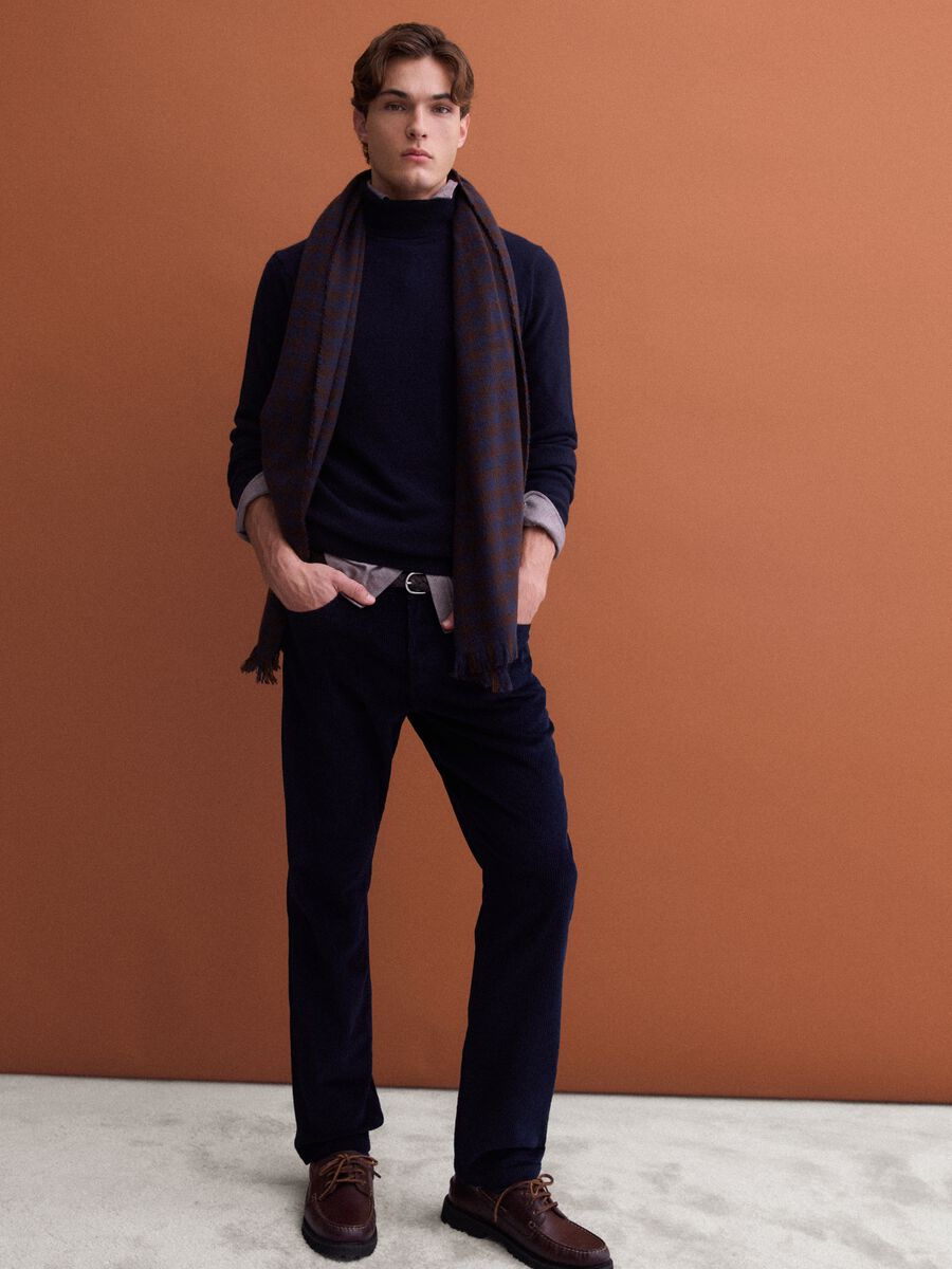 Pantaloni blu notte in cotone elasticizzato a coste regular fit_0