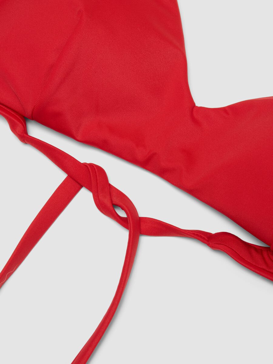 Red triangle bikini top in stretch fabric_5