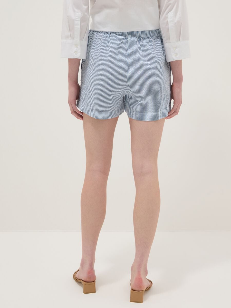Regular-fit pure cotton shorts with yellow and white stripes_2