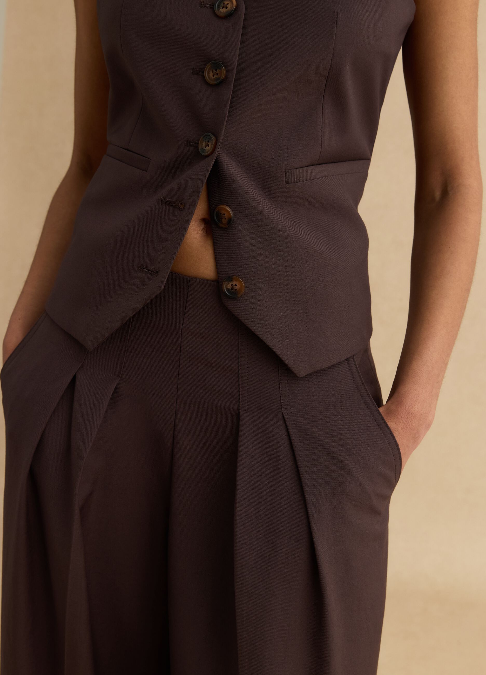 Pantalones marrones de pierna ancha