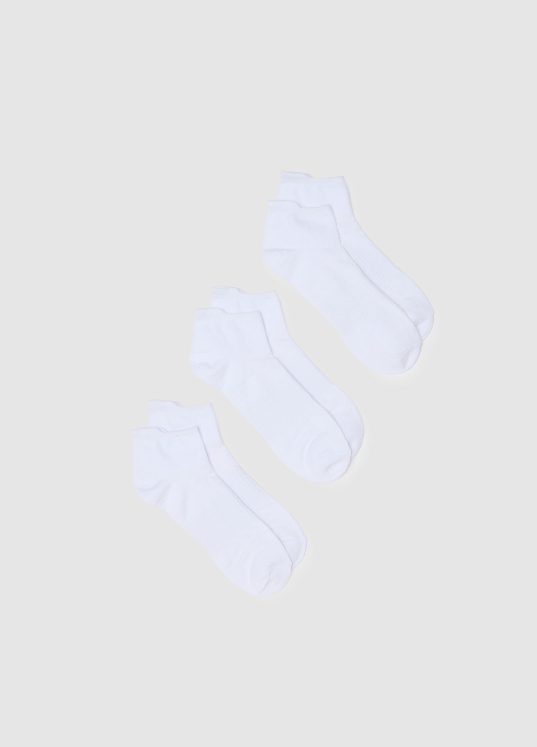 Tripack ankle sports socks in white cotton blend regular fit