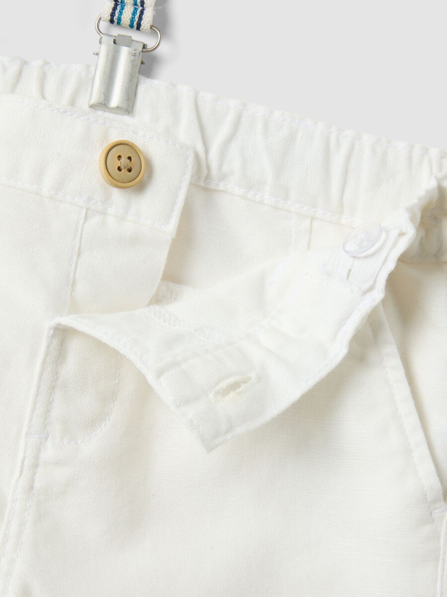 White cotton-linen blend boys&rsquo; shorts, regular fit, with braces_3