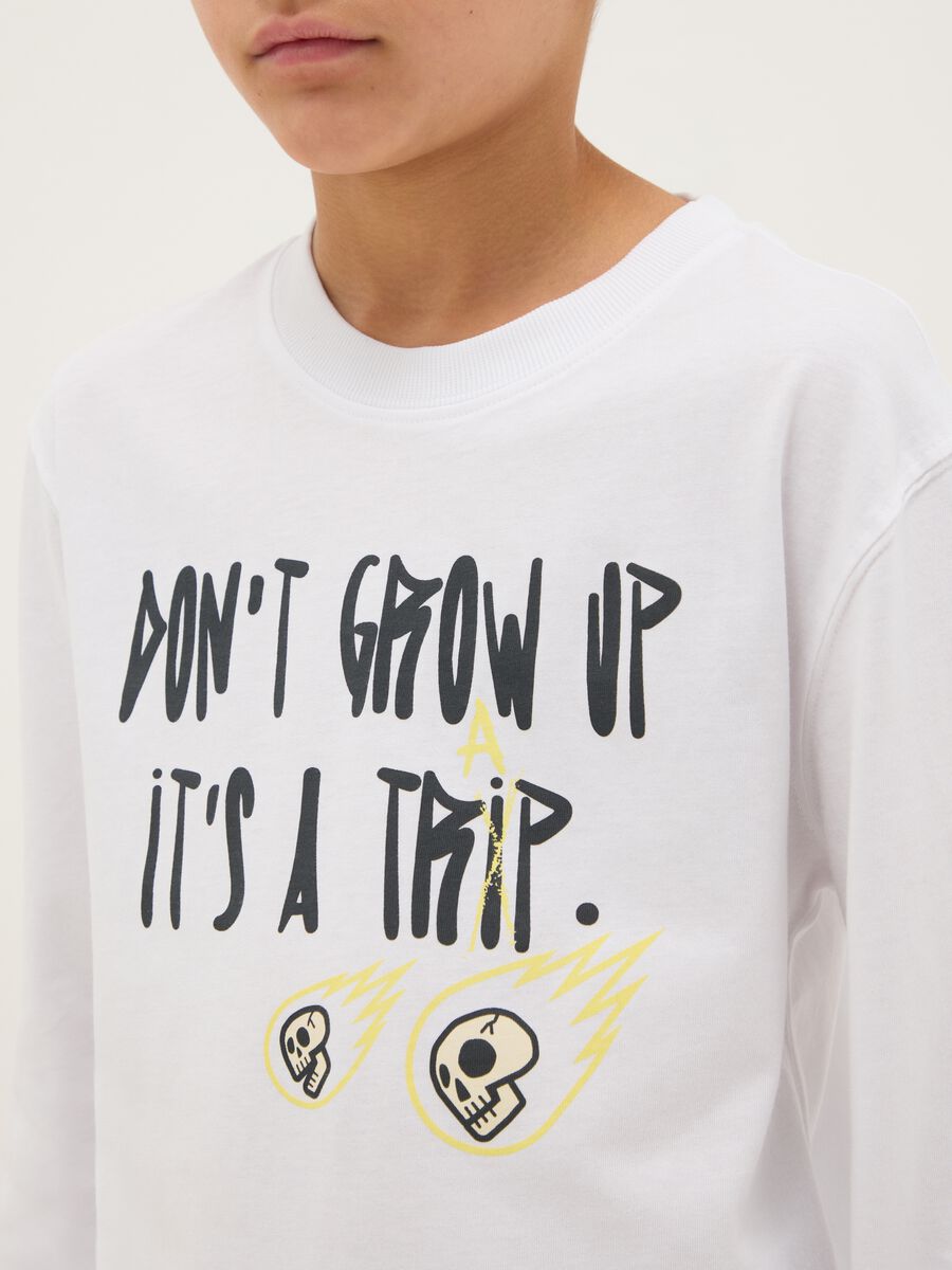 White pure cotton regular fit T-shirt with print for boys_2