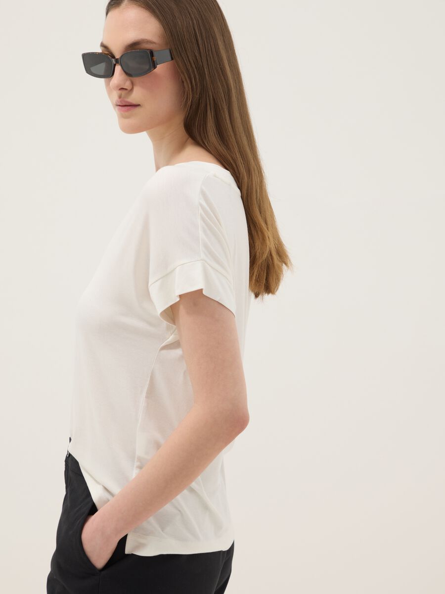 Wei&szlig;es T-Shirt aus elastischer Viskose, Regular Fit_0