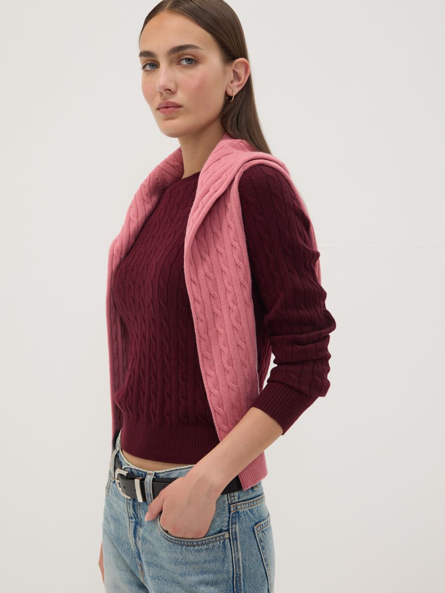Red cable-knit crew neck jumper, regular fit_0
