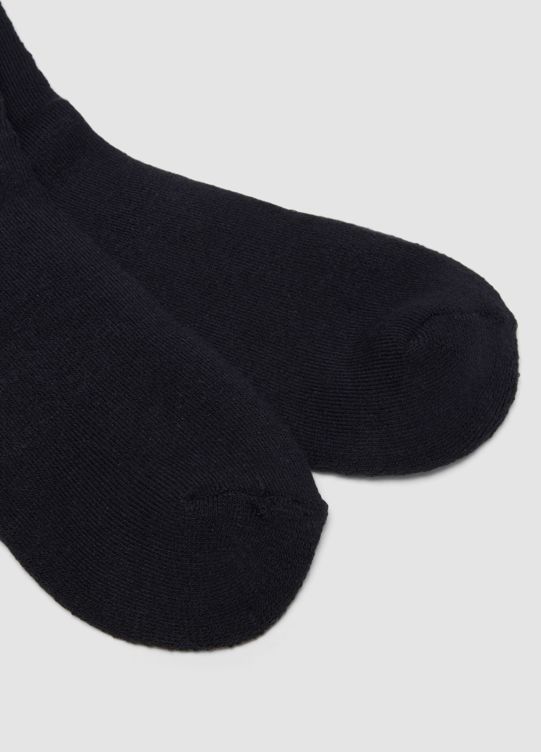2-pack of black midi socks in stretch fabric