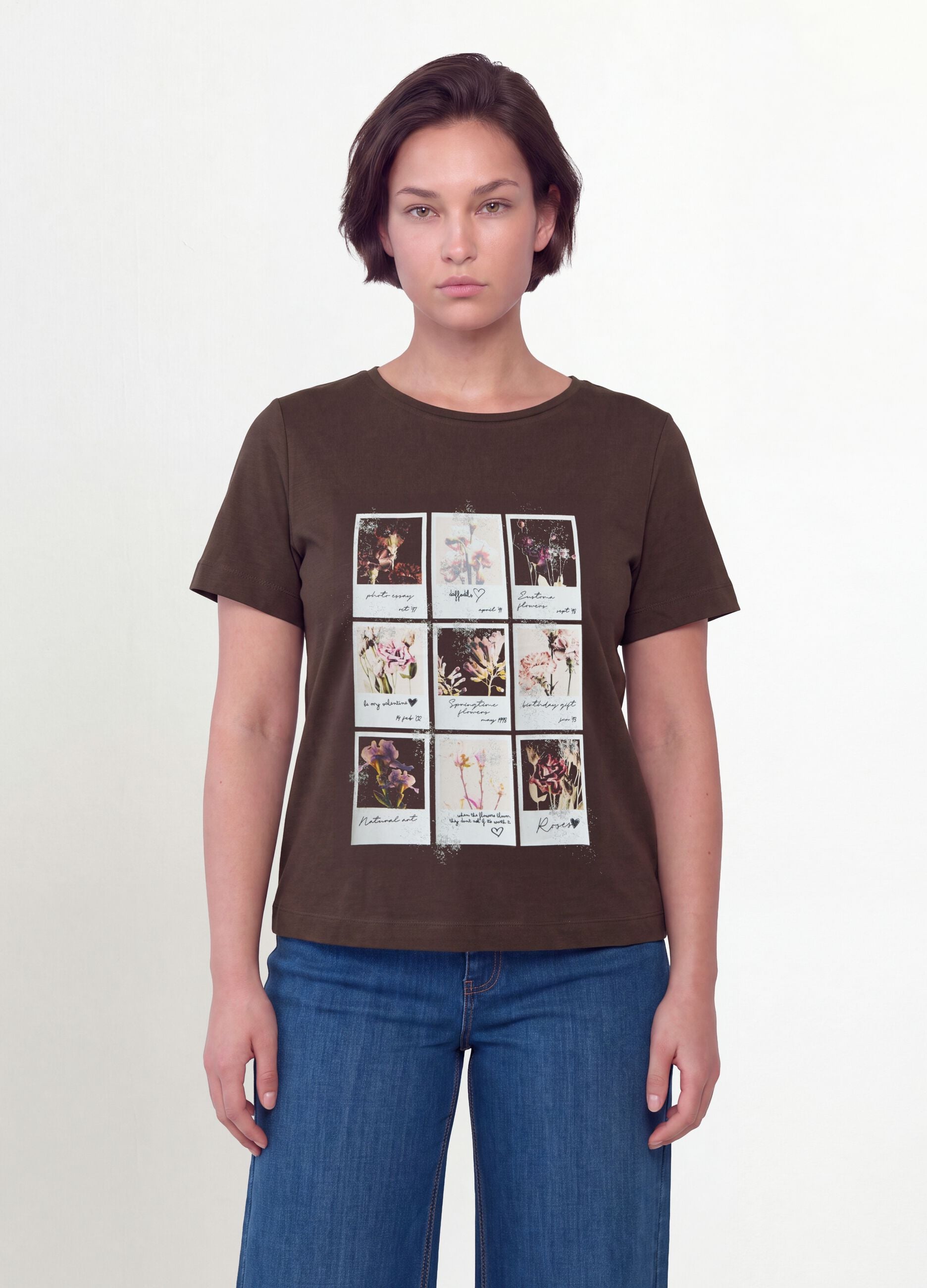 &Kappa;&alpha;&phi;έ T-shirt &alpha;&pi;ό 100% &beta;&alpha;&mu;&beta;ά&kappa;&iota; &mu;&epsilon; &phi;&lambda;&omicron;&rho;ά&lambda; &tau;ύ&pi;&omega;&mu;&alpha;, &kappa;&alpha;&nu;&omicron;&nu;&iota;&kappa;ή &epsilon;&phi;&alpha;&rho;&mu;&omicron;&gamma;ή