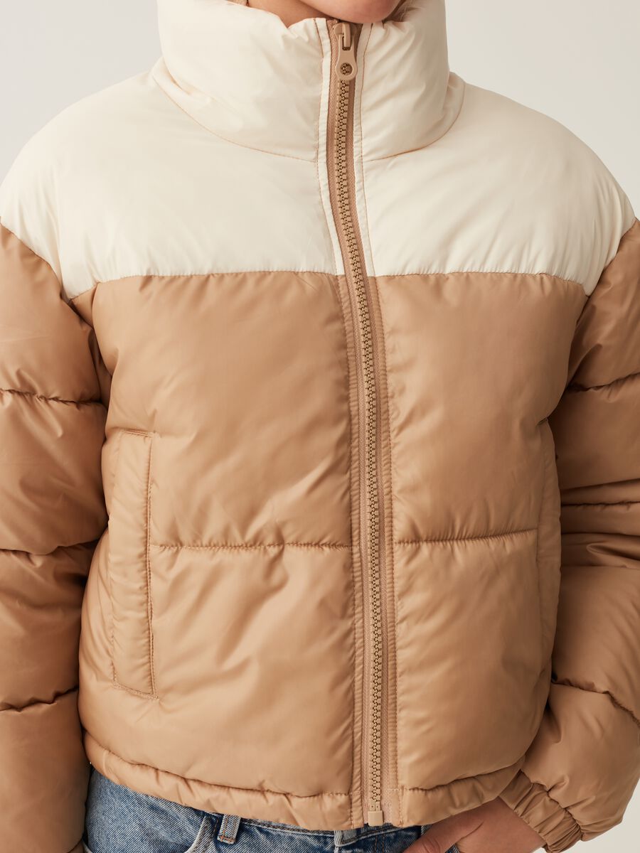 Colourblock down jacket with high neck_3