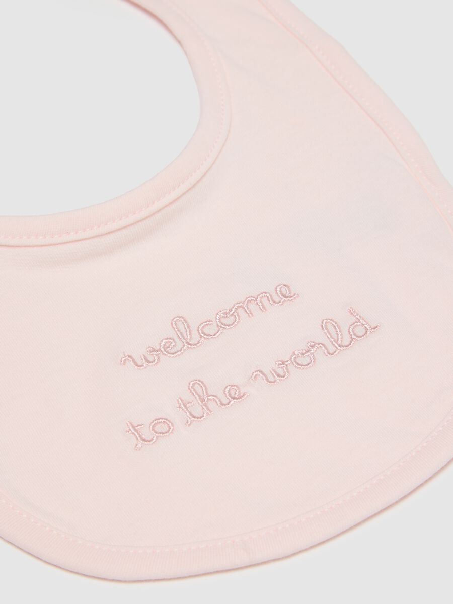 Pack of colourful pure cotton bibs for infants_1