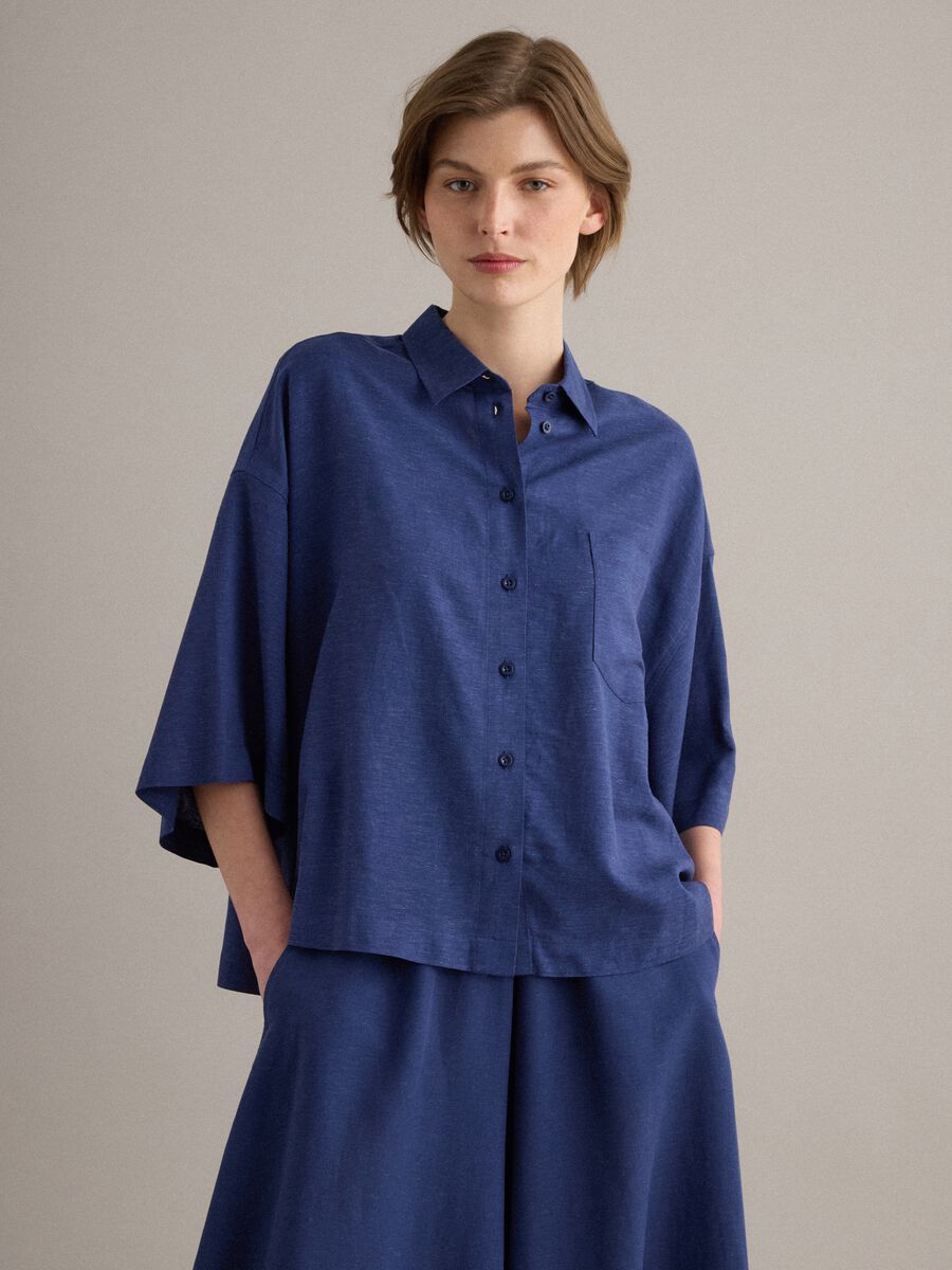 Camisa azul em mistura de viscose e linho, corte oversize_1