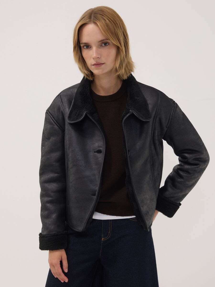 Black regular jacket with wide collar_1