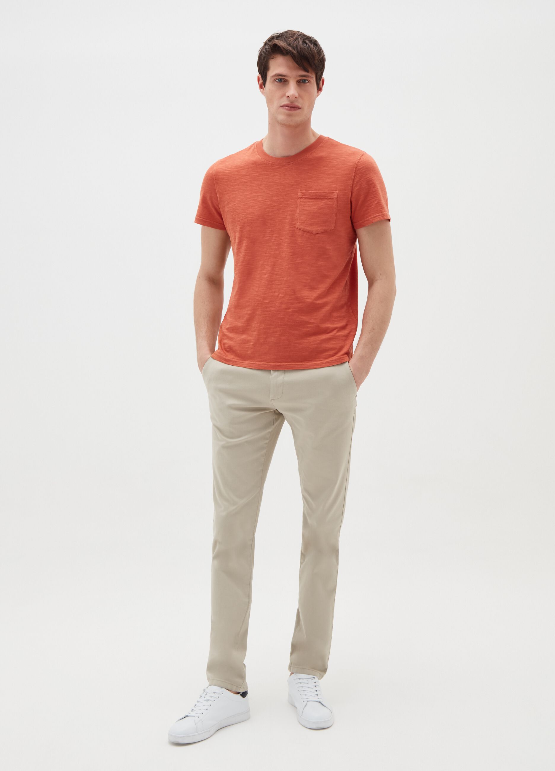 Solid colour stretch cotton chino trousers