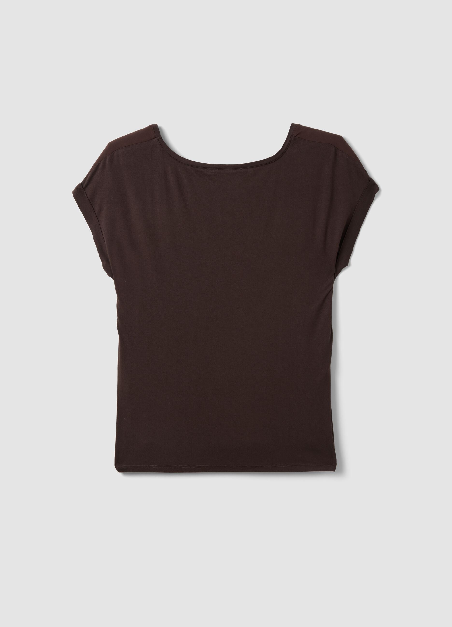 &Kappa;&alpha;&phi;έ T-shirt &alpha;&pi;ό 100% &beta;&iota;&sigma;&kappa;ό&zeta;&eta; &mu;&epsilon; V &lambda;&alpha;&iota;&mu;ό&kappa;&omicron;&psi;&eta;, regular &epsilon;&phi;&alpha;&rho;&mu;&omicron;&gamma;ή