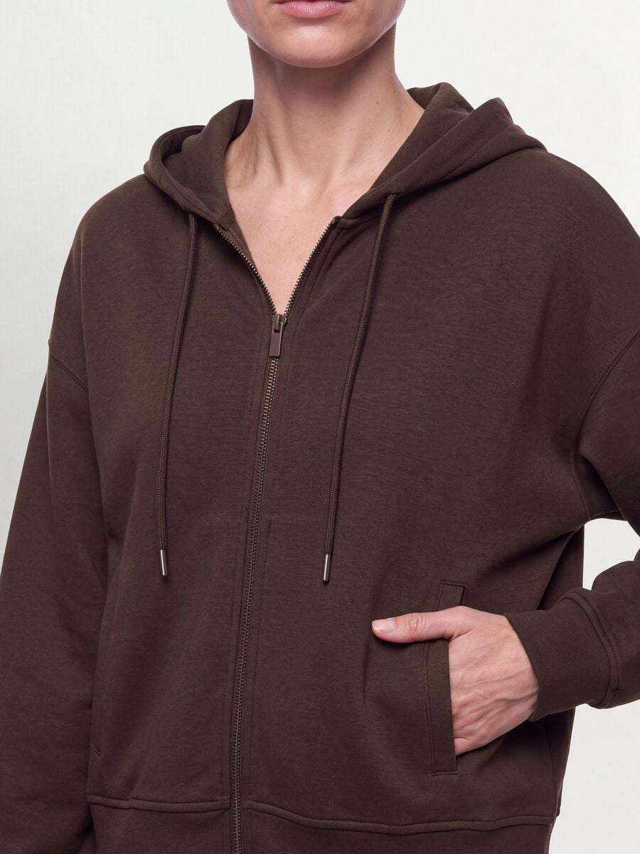 Brauner Hoodie aus elastischem Modal in Regular Fit_2