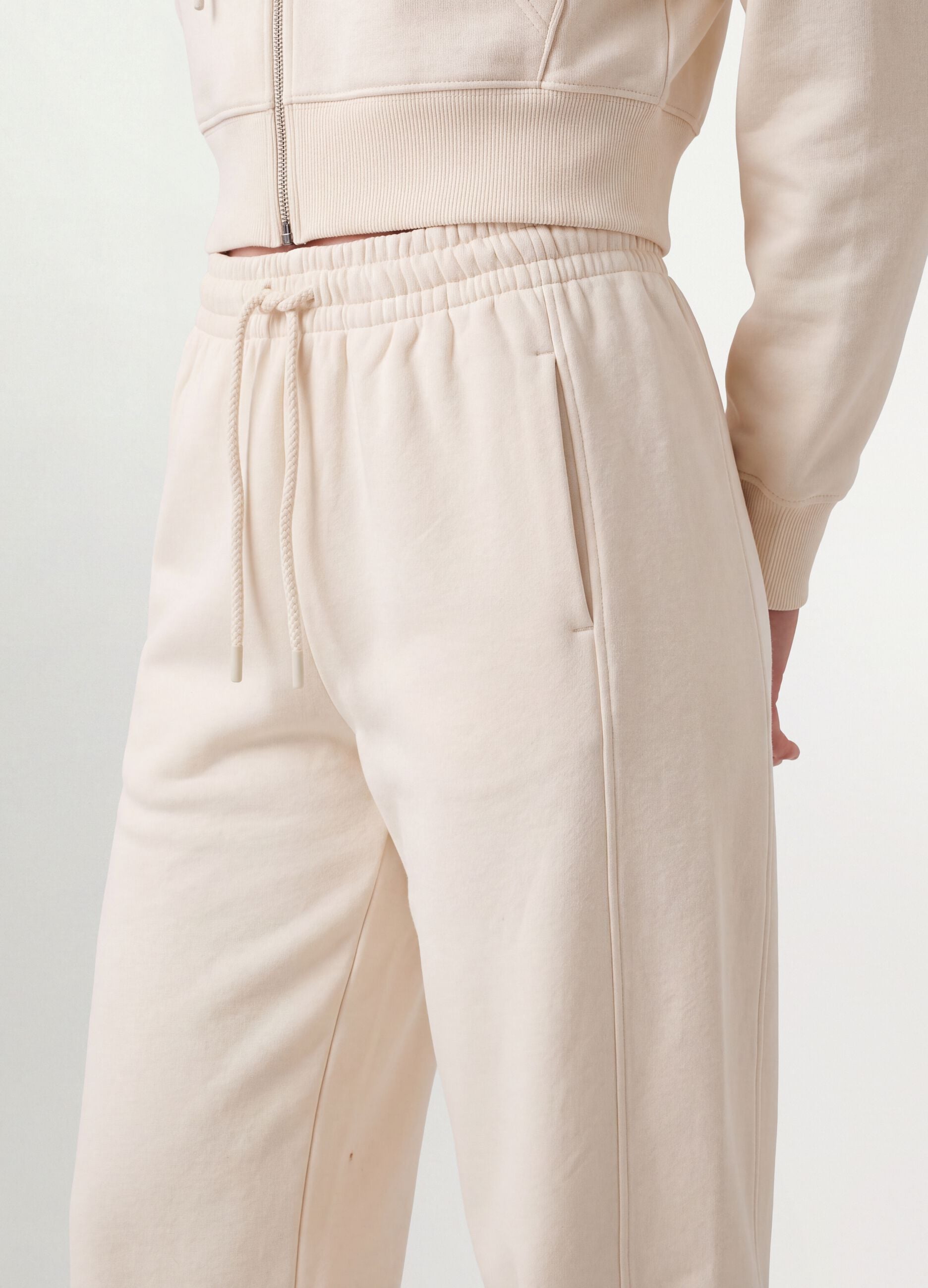 &Lambda;&epsilon;&upsilon;&kappa;ή &phi;ό&rho;&mu;&alpha; jogger &alpha;&pi;ό &mu;&epsilon;ί&gamma;&mu;&alpha; &beta;&alpha;&mu;&beta;&alpha;&kappa;&iota;&omicron;ύ, barrel fit