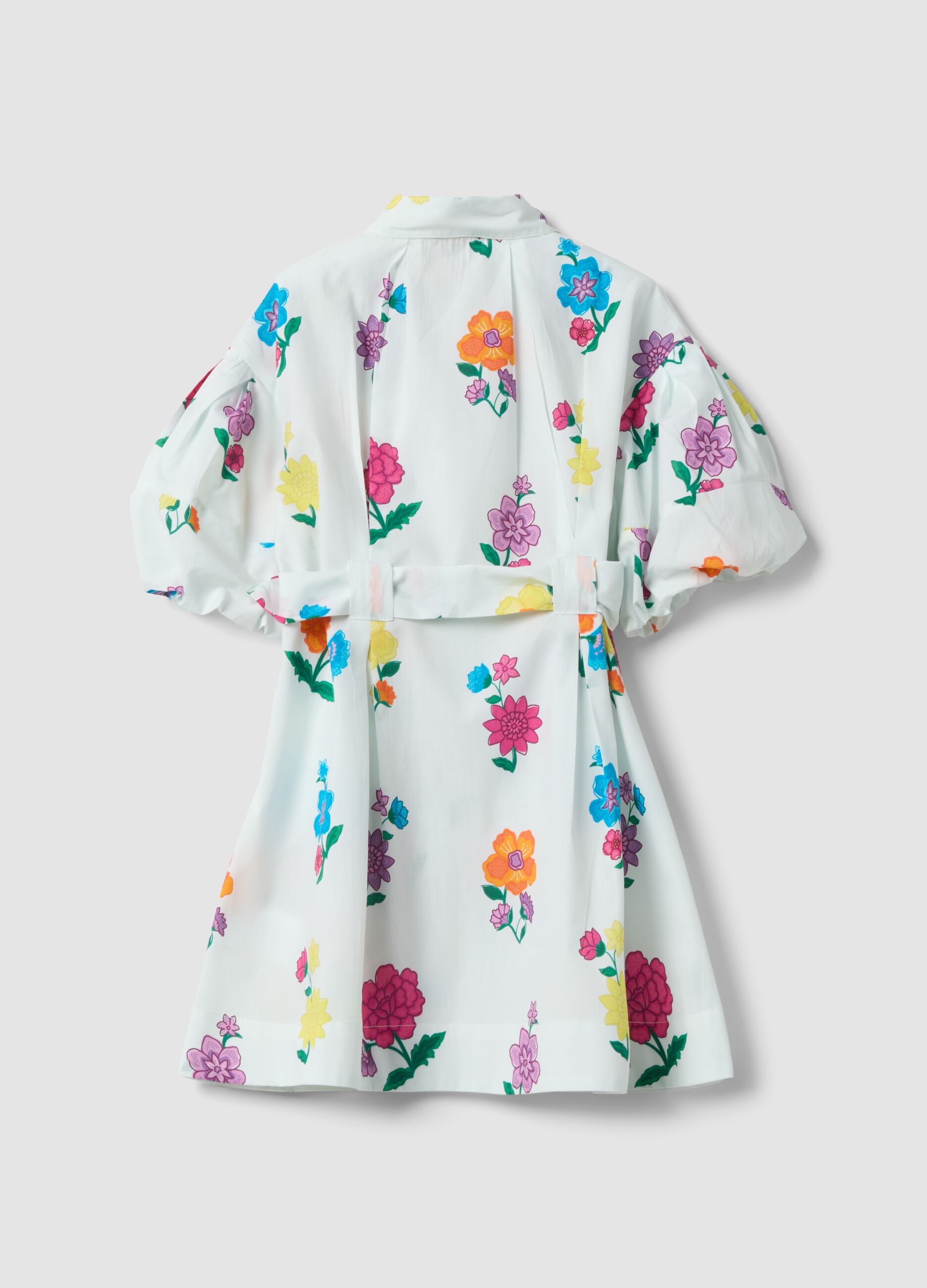 Vestido blanco de ni&ntilde;a de algod&oacute;n puro con estampado floral, corte regular
