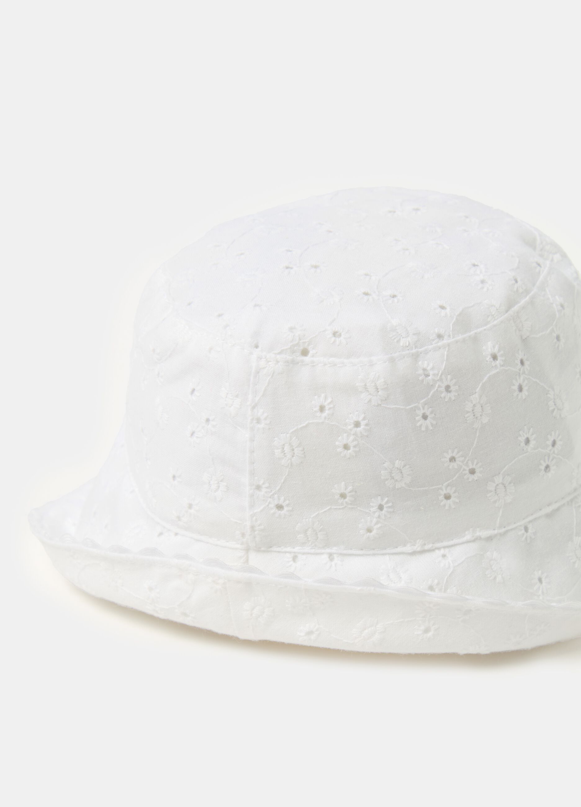 Broderie anglaise cloche hat