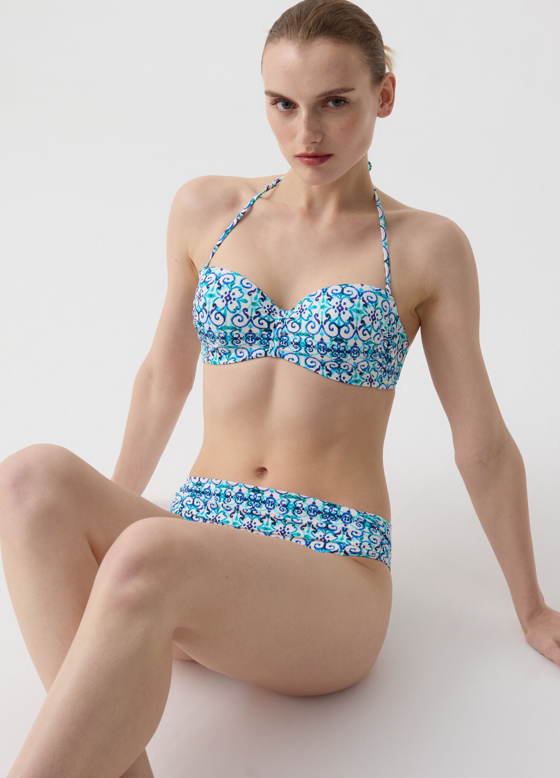 Bandeau bikini top with majolica print