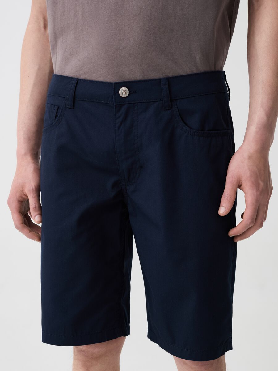 Five-pocket solid colour Bermuda shorts_2