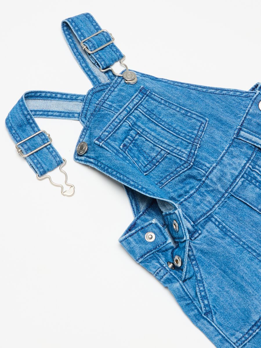Denim dungarees with pockets_2