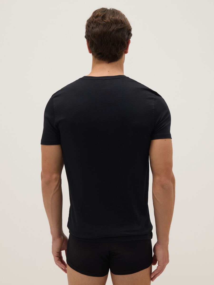 Black pure cotton V-neck regular fit T-shirt_2