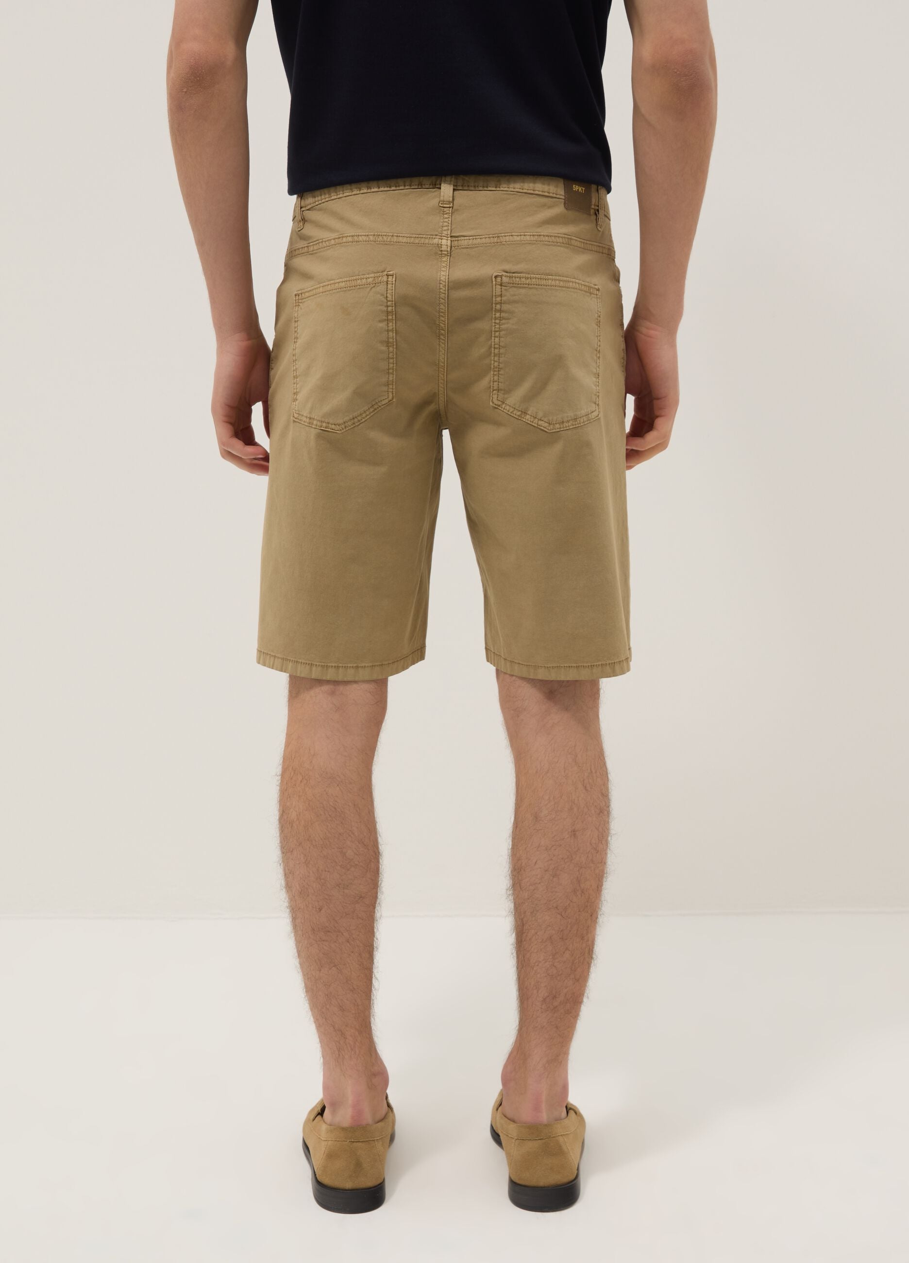 Beige Bermudashorts aus Stretch-Baumwolle