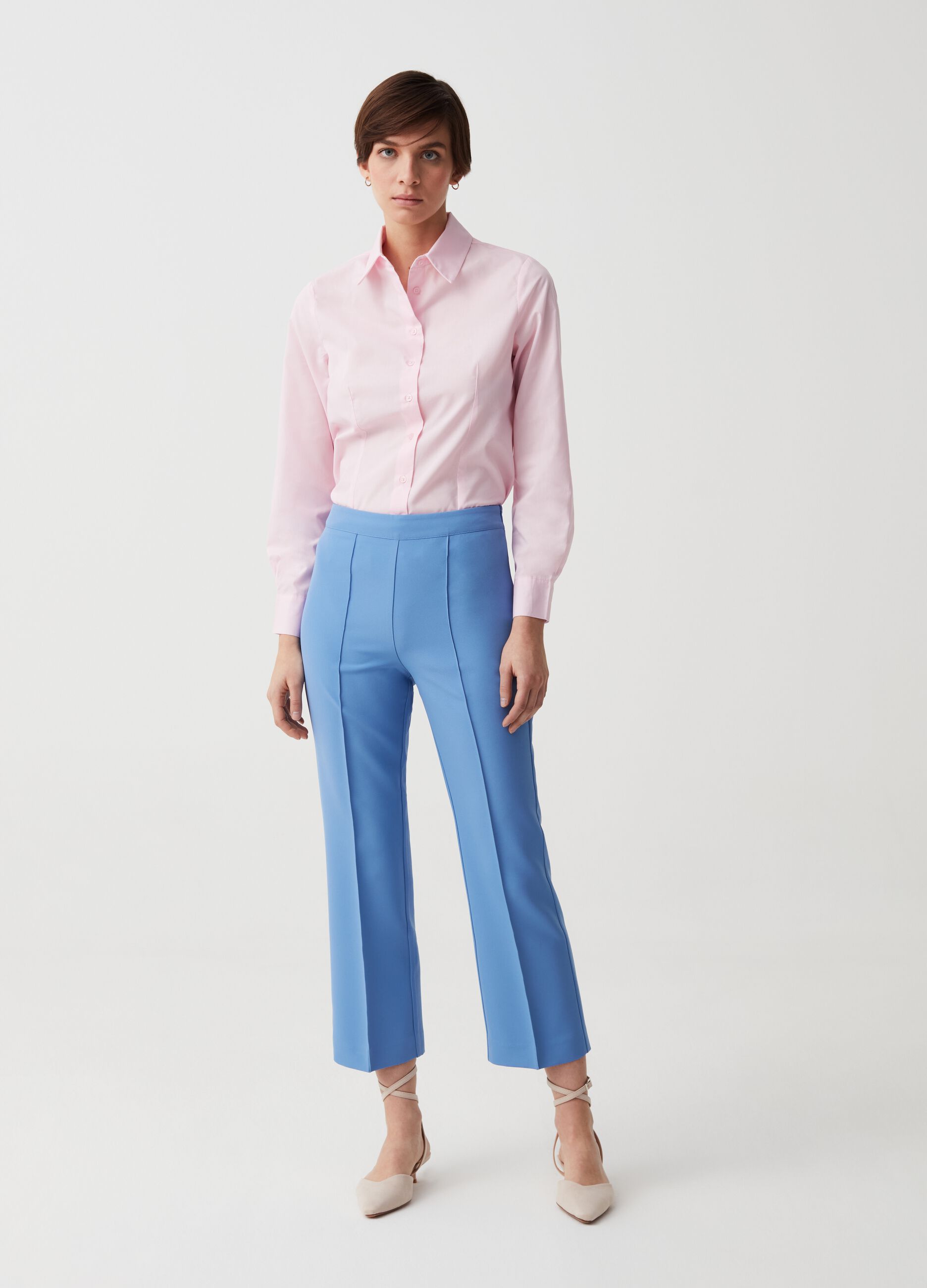 Ankle-fit trousers with raised seams