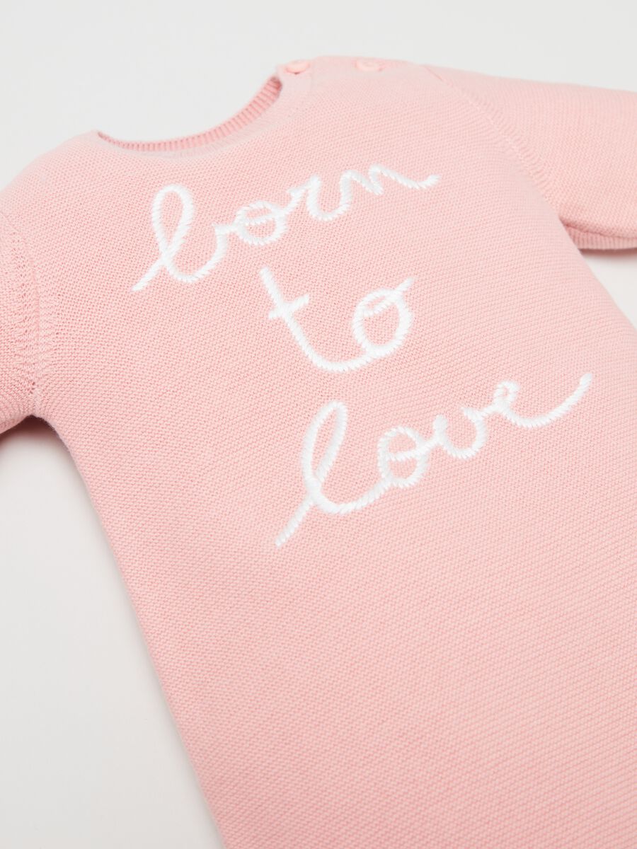 Jersey onesie with embroidered lettering_2