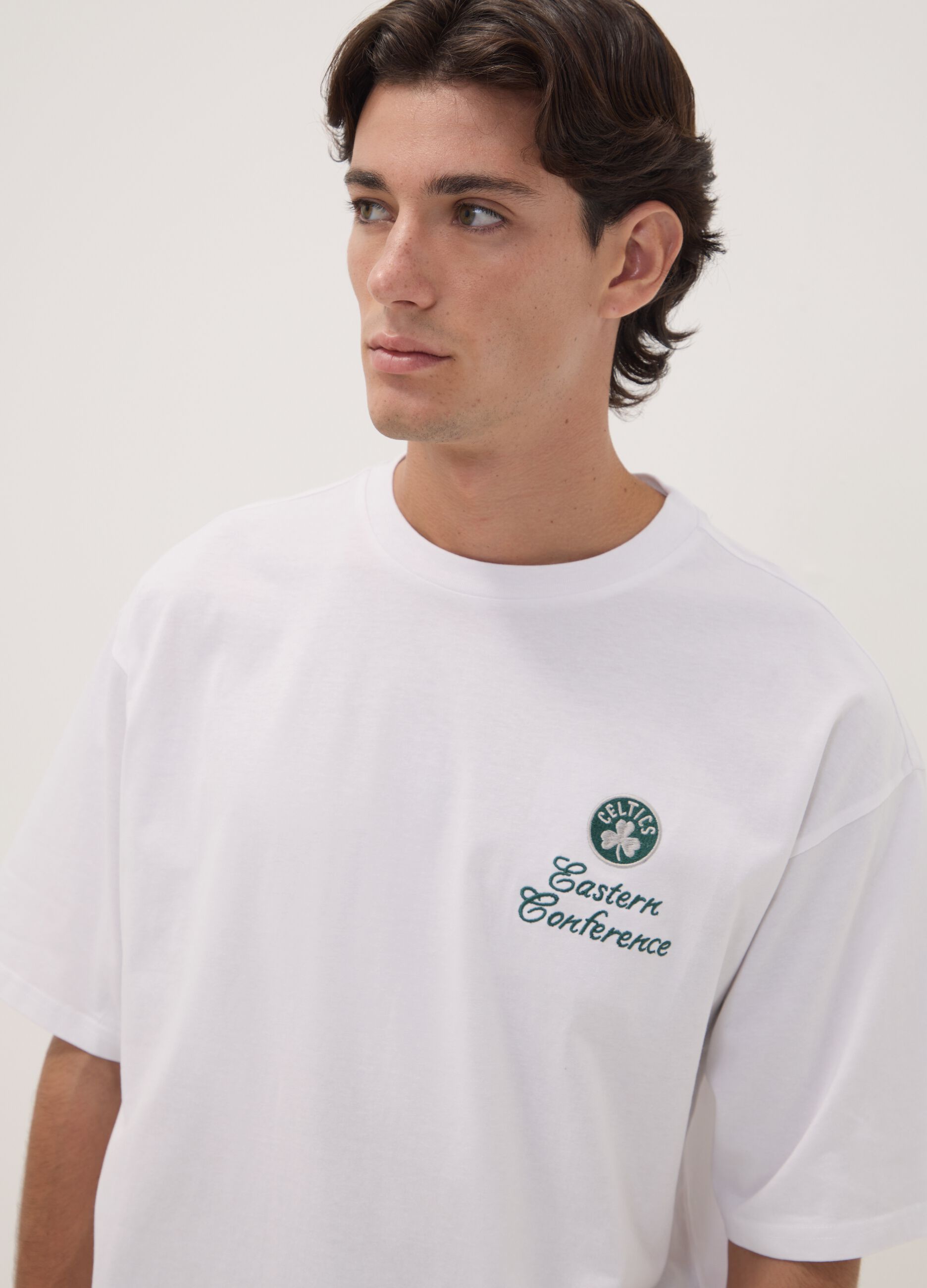 Wei&szlig;es T-Shirt aus reiner Baumwolle mit Celtics-Print