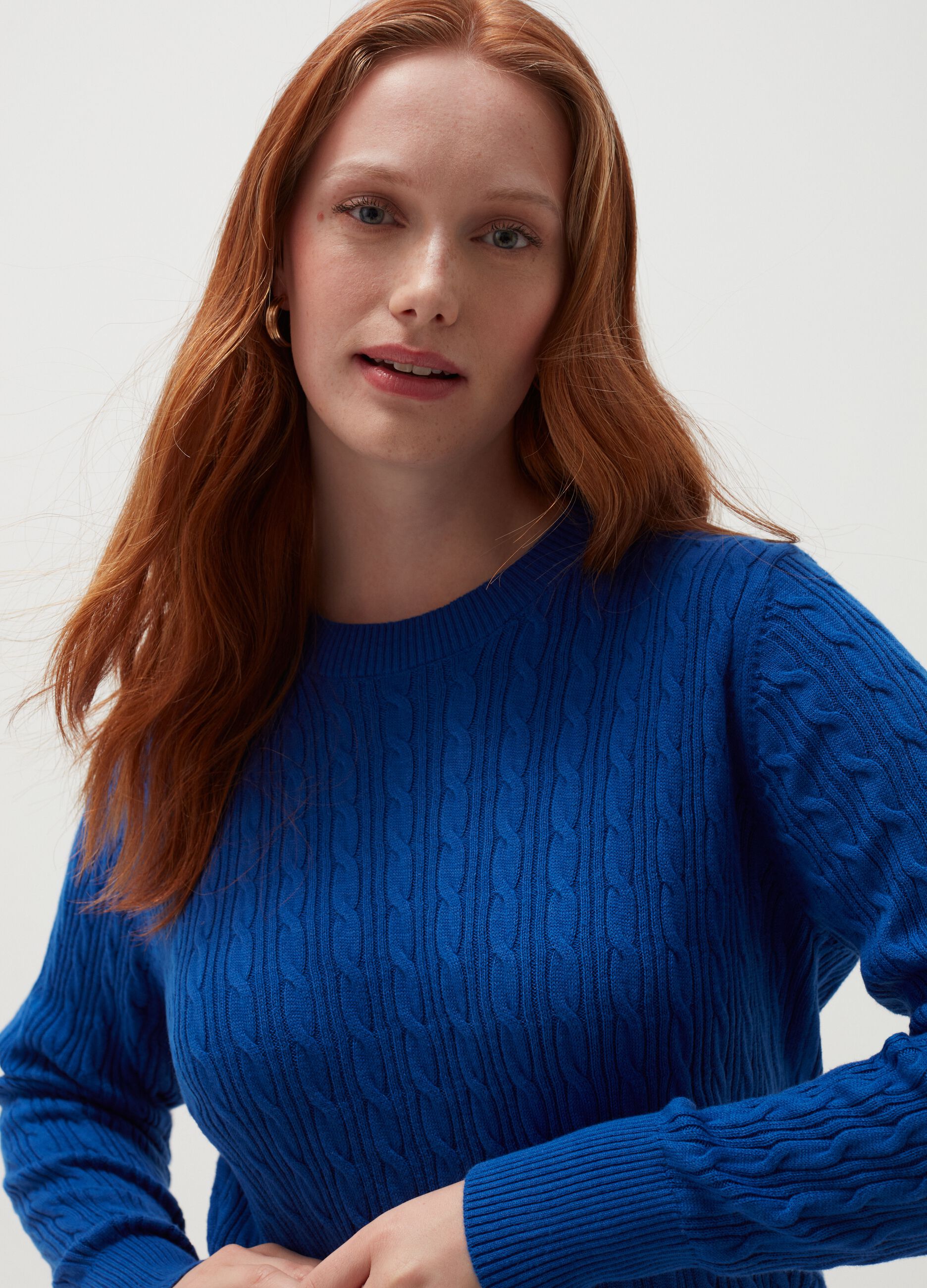 Woman's Cornflower Blue MYA Curvy pullover with cable-knit design | OVS