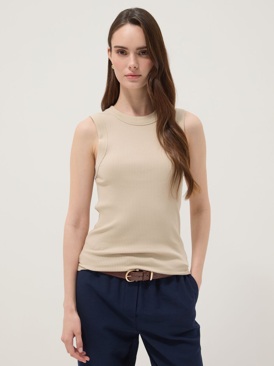 Camiseta de tirantes beige de algod&oacute;n el&aacute;stico acanalado, corte entallado_0