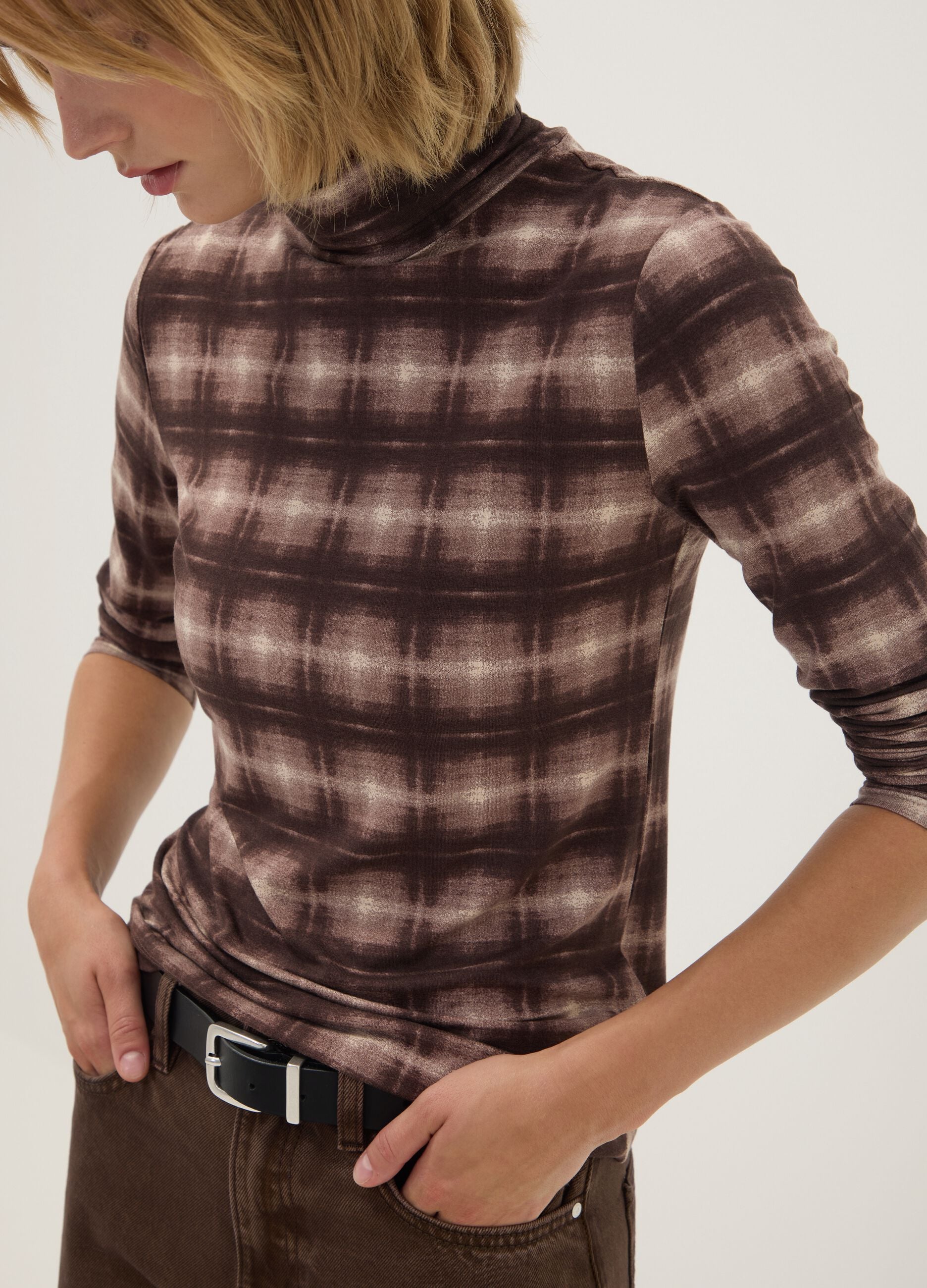 Brown stretch viscose crew-neck checked T-shirt
