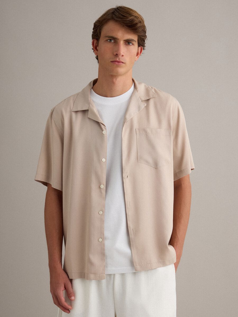 Beige pure-viscose shirt with bowling collar_1