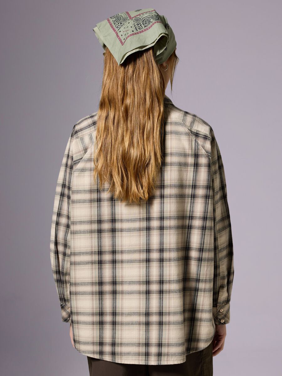 &Pi;&omicron;&upsilon;&kappa;ά&mu;&iota;&sigma;&omicron; Oversize &sigma;&epsilon; &Mu;&pi;&epsilon;&zeta; &Beta;&alpha;&mu;&beta;ά&kappa;&iota; &mu;&epsilon; &Kappa;&alpha;&rho;ώ &Sigma;&chi;έ&delta;&iota;&omicron;_3